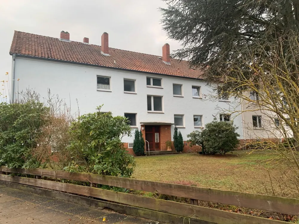 Schöne Etagenwohnung mit Balkon