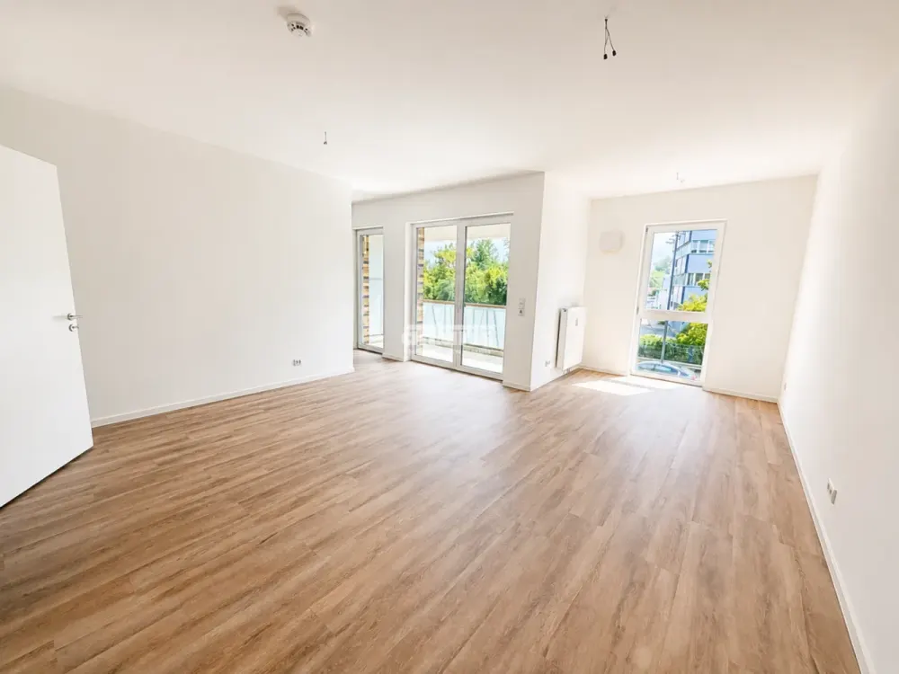 Family-friendly 4-room apartment with balcony & two bathrooms