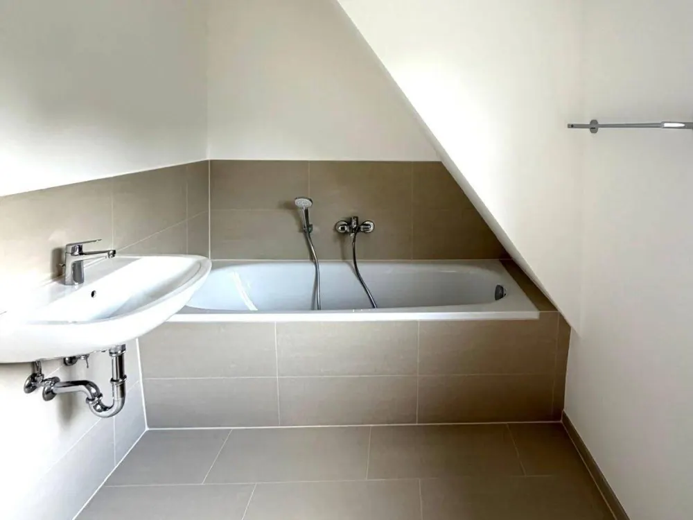 3 Zimmer Wohnung - Erstbezug nach Kernsanierung
