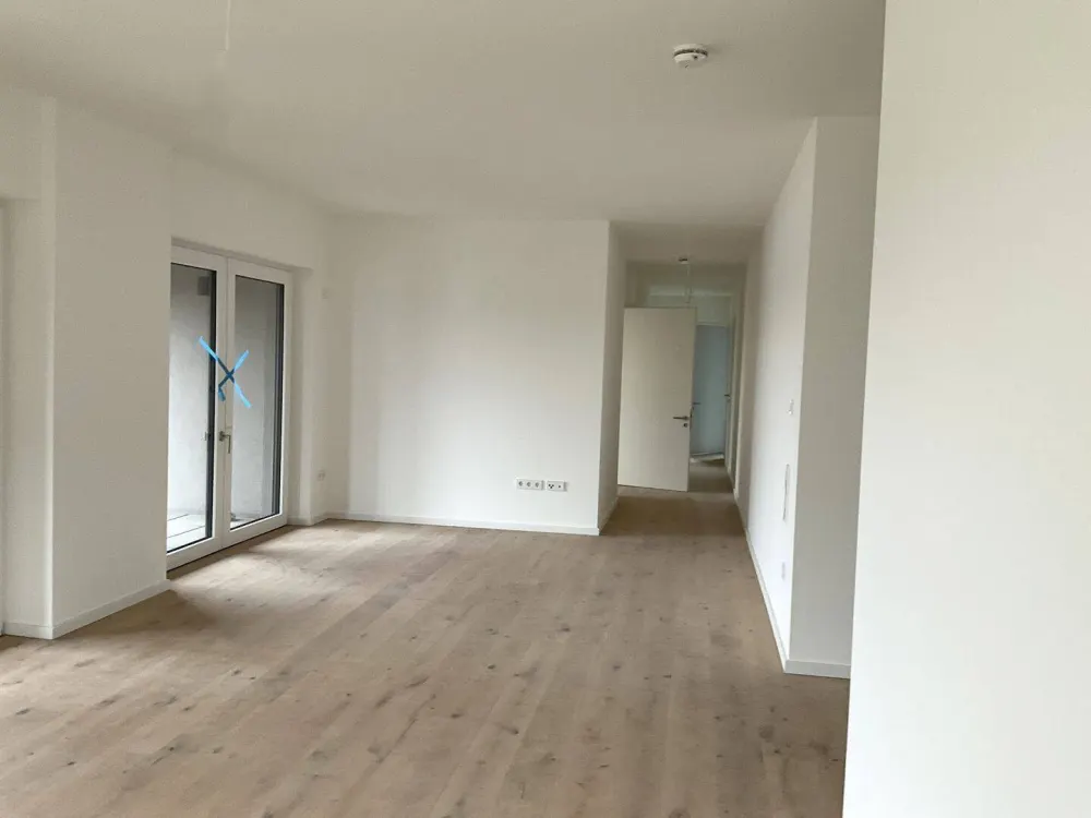 Für Rollstuhlfahrer geeignet! 4 Zimmer mit Loggia, Einbauküche, Tageslichtbad, Aufzug