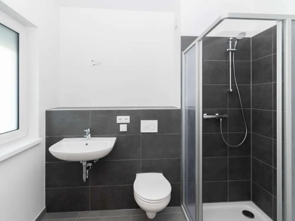 Sonnige, helle und moderne 3-Raum-Wohnung mit Balkon und FBH