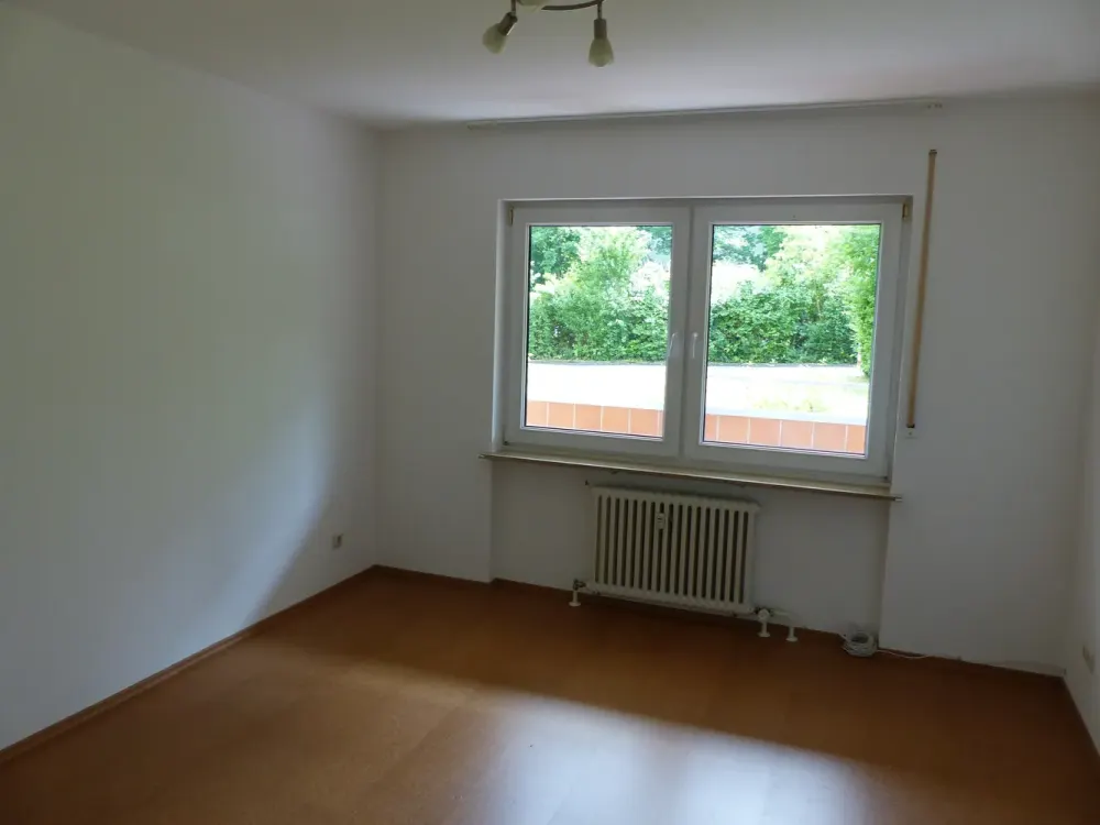 Helle 3-Zimmer-Wohnung in Erlangen-Bruck mit Südbalkon und Garage
