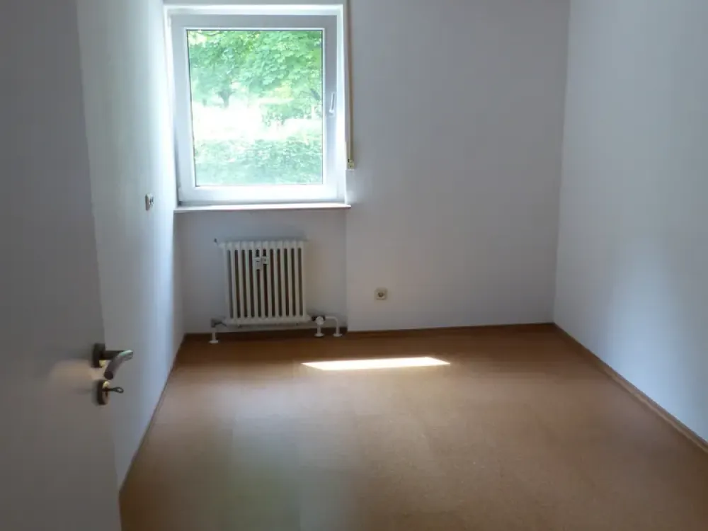 Helle 3-Zimmer-Wohnung in Erlangen-Bruck mit Südbalkon und Garage