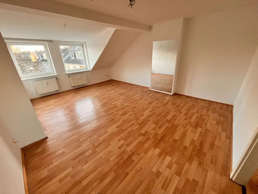 Ruhige 2-Zimmerdachgeschoßwohnung in Köln-Höhenberg
