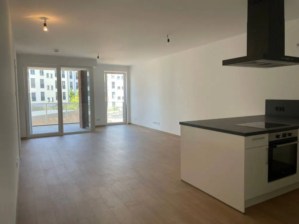 4-Room Apartment with Fitted Kitchen, 2 Bathrooms and 2 Balconies
