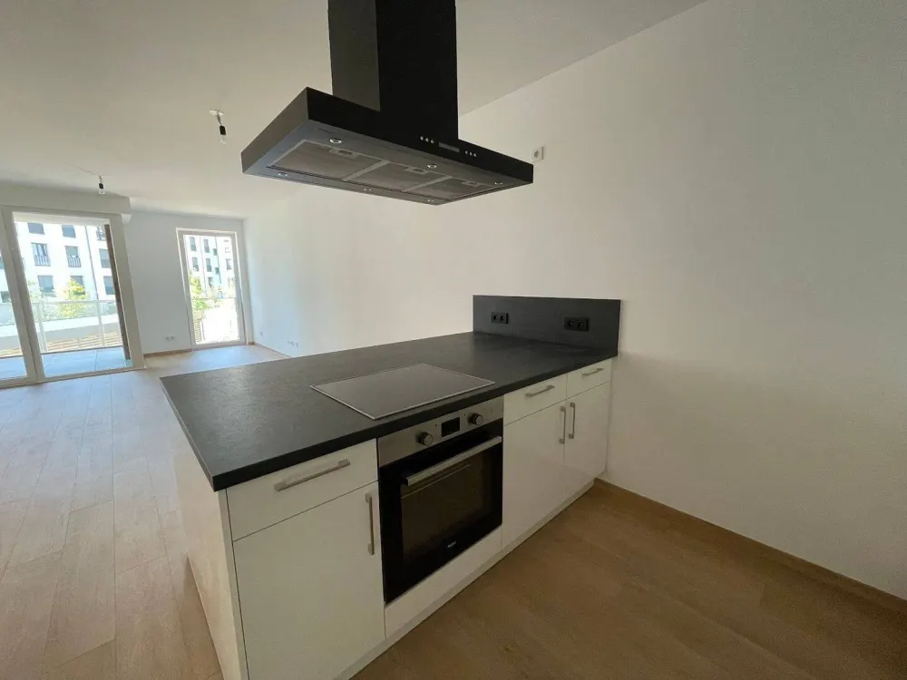 4-Room Apartment with Fitted Kitchen, 2 Bathrooms and 2 Balconies