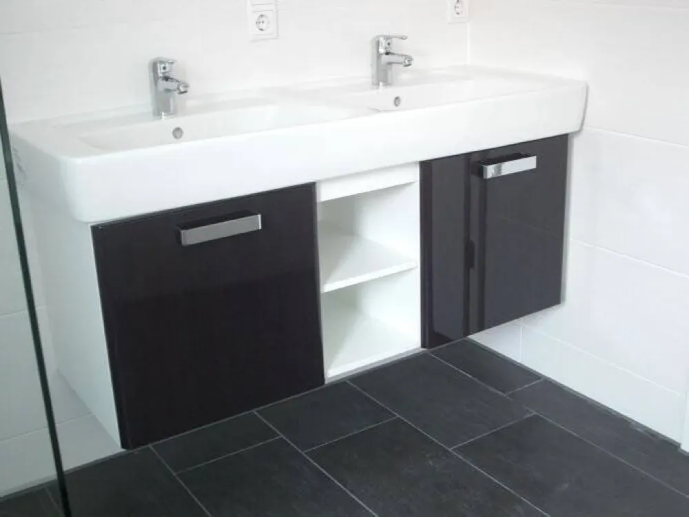 PENTHOUSE 3 1/2-Zimmer, für gehobene Ansprüche, modern, viele Extras, 1a-EBK, Eh-Parkett, Fußbodenhzg, TG, zentrale Lage, zur Miete von privat!