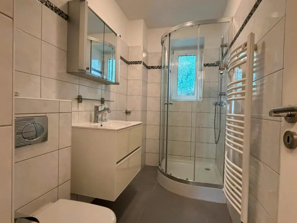 Gepflegte 2,5-Zi.-EG-Wohnung mit privat Terasse
