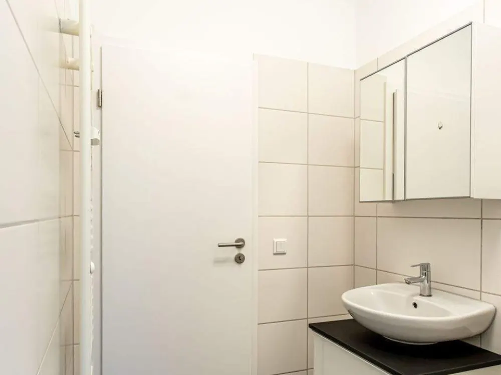 Ab 01.11.2026 - modernes und gemütliches Zimmer in 3er WG - mitten im Bahnhofsviertel