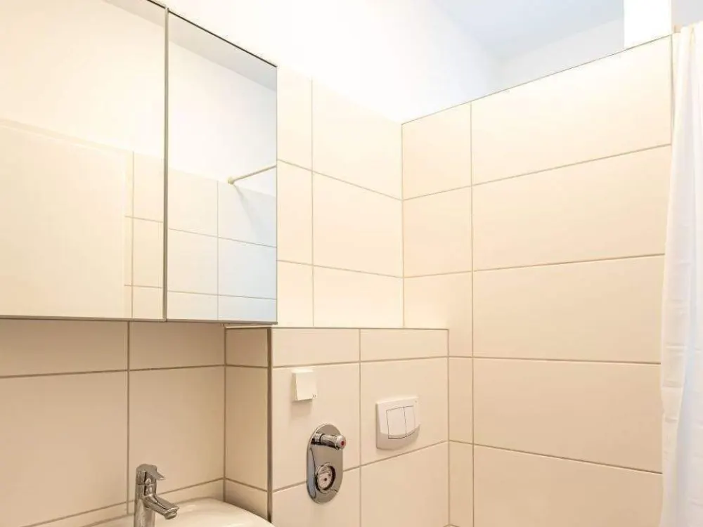 Ab 01.11.2026 - modernes und gemütliches Zimmer in 3er WG - mitten im Bahnhofsviertel