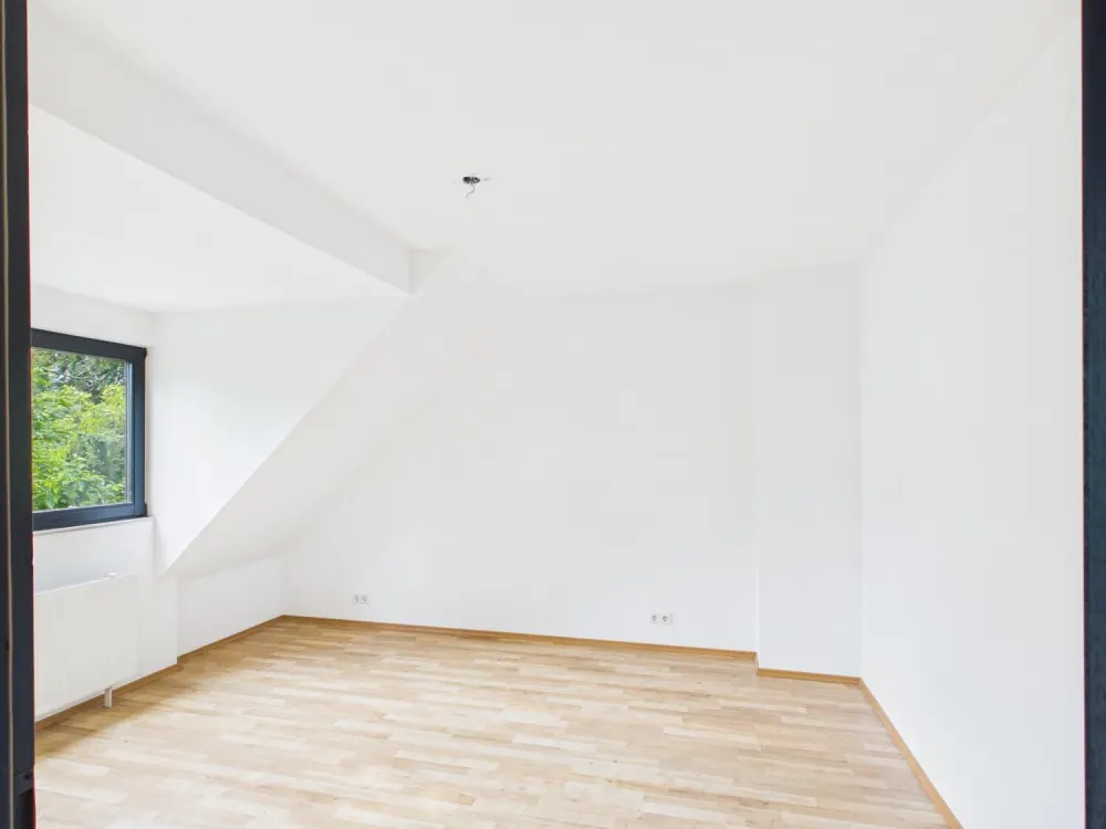 Lichtdurchflutete Dachgeschoss-Maisonettewohnung in einer ruhigen Anliegerstraße in Köln-Junkersdorf
