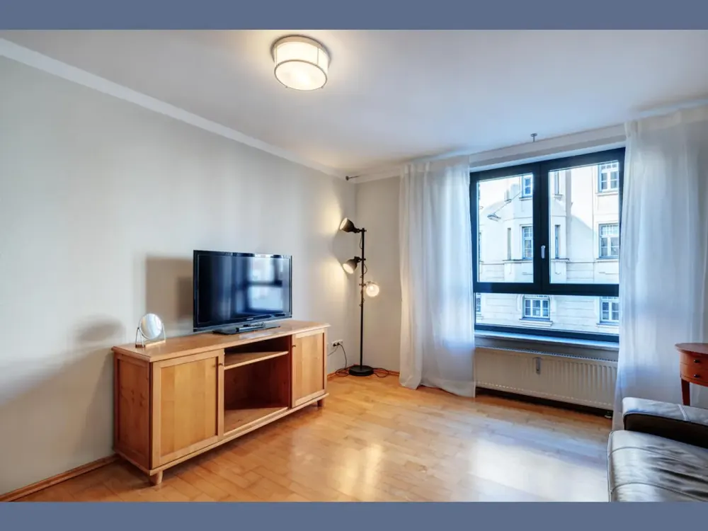 Furnished: Temporary Living in Prime Location Maxvorstadt