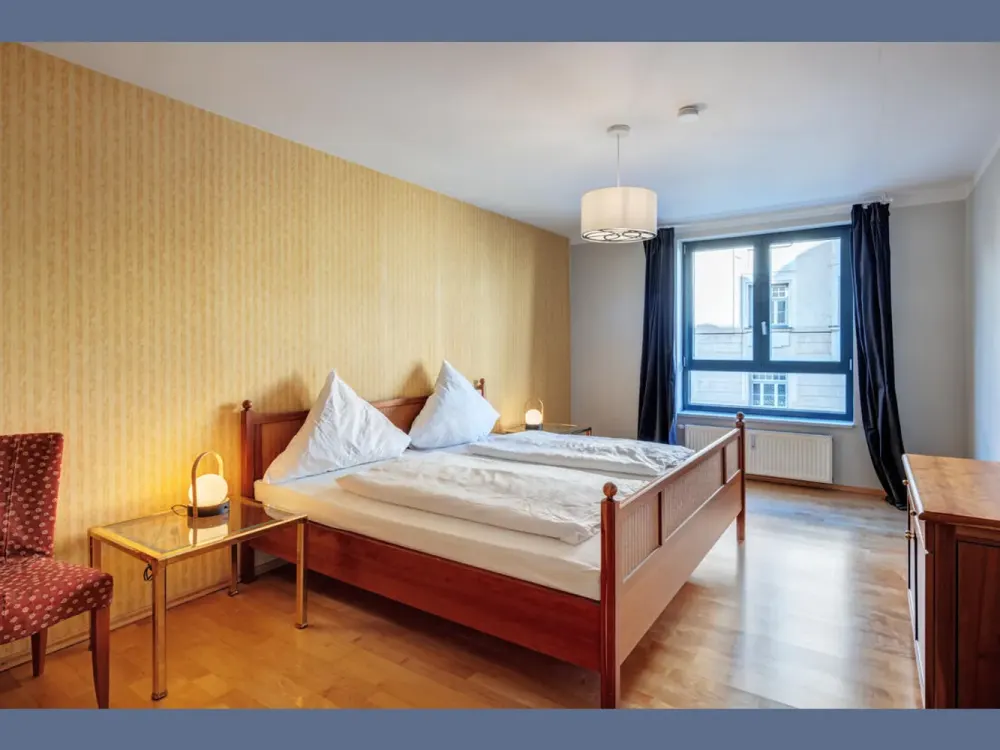 Furnished: Temporary Living in Prime Location Maxvorstadt