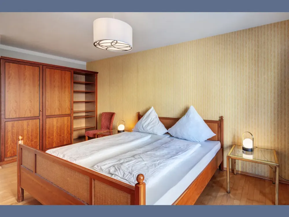 Furnished: Temporary Living in Prime Location Maxvorstadt