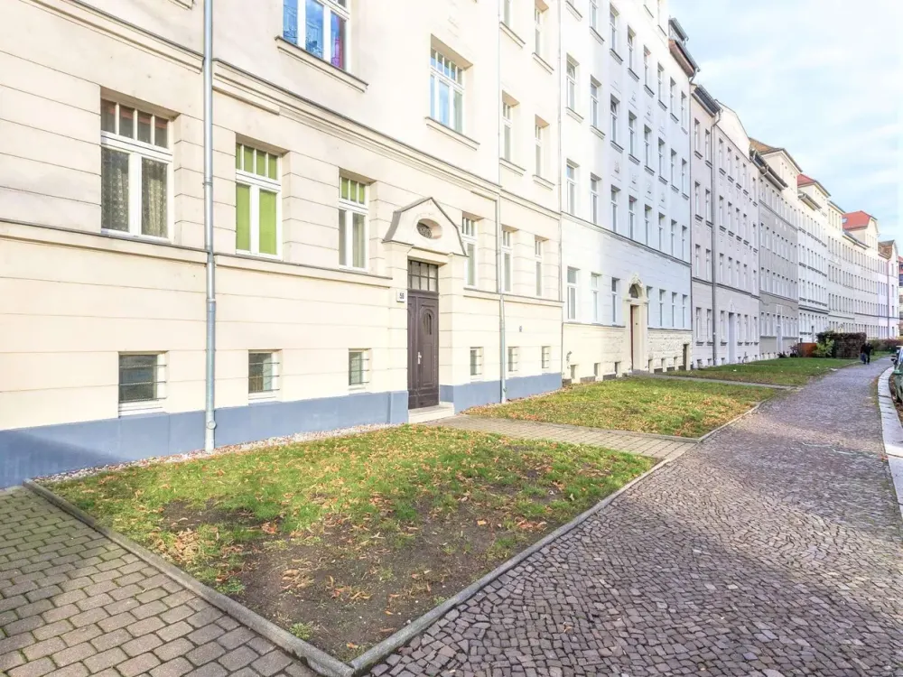 Modernisierter Altbau mit Einbauküche!