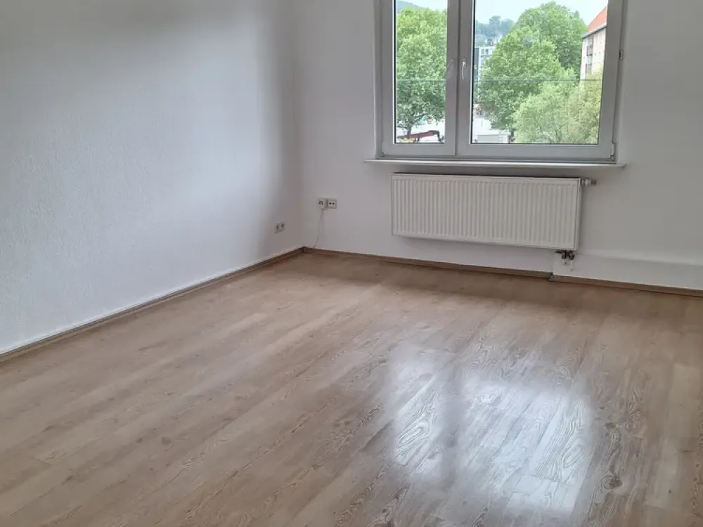 Top sanierte 2 Zi- Wohnung mit Balkon