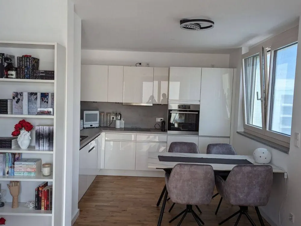Hochformatige 2-Zimmer-Wohnung mit Balkon in München - Preußenstraße (80809)