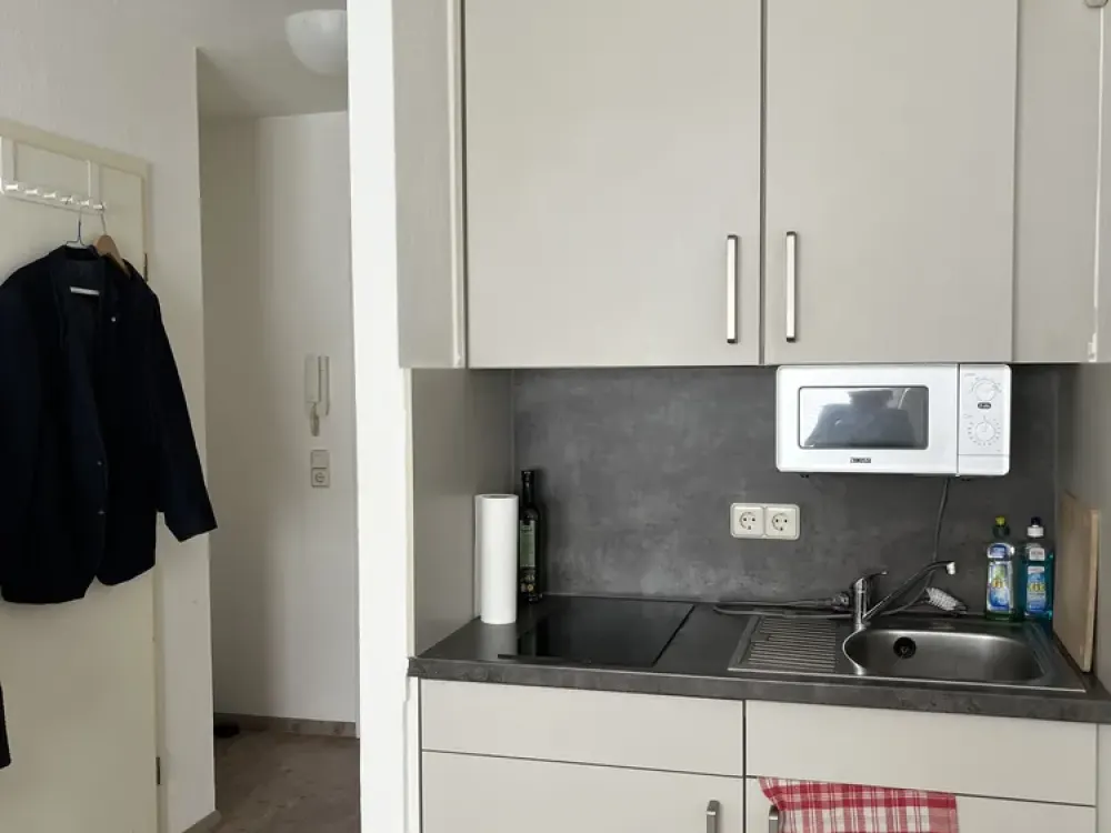 Wersten: Gepflegtes, möbliertes Appartement, ideal für Pendler und Studenten, Nähe Uni