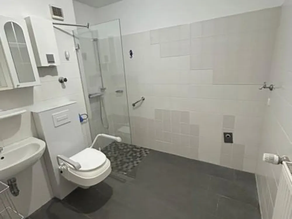2-Zimmer-Wohnung (WBS) mit großem Badezimmer und Terrasse