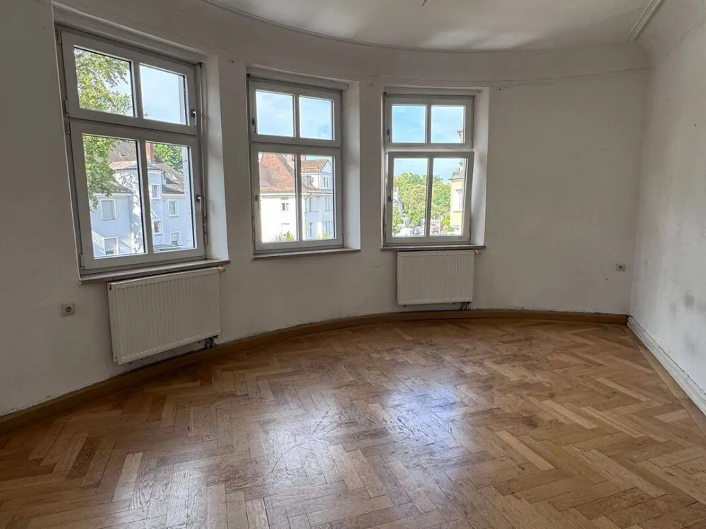 Charmante Altbauwohnung sucht Liebhaber: 6,5 Zimmer, Balkon, 3 Monate mietfrei