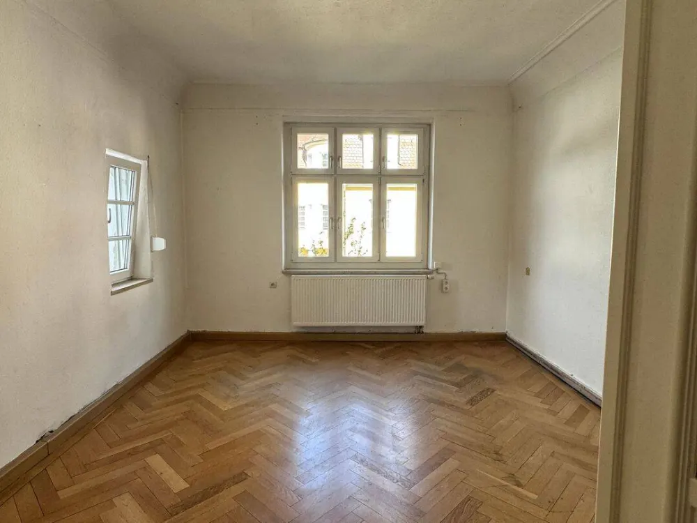 Charmante Altbauwohnung sucht Liebhaber: 6,5 Zimmer, Balkon, 3 Monate mietfrei