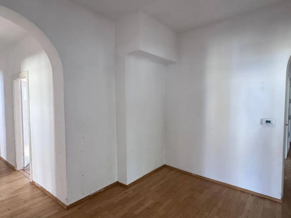 Charmante Altbauwohnung sucht Liebhaber: 6,5 Zimmer, Balkon, 3 Monate mietfrei