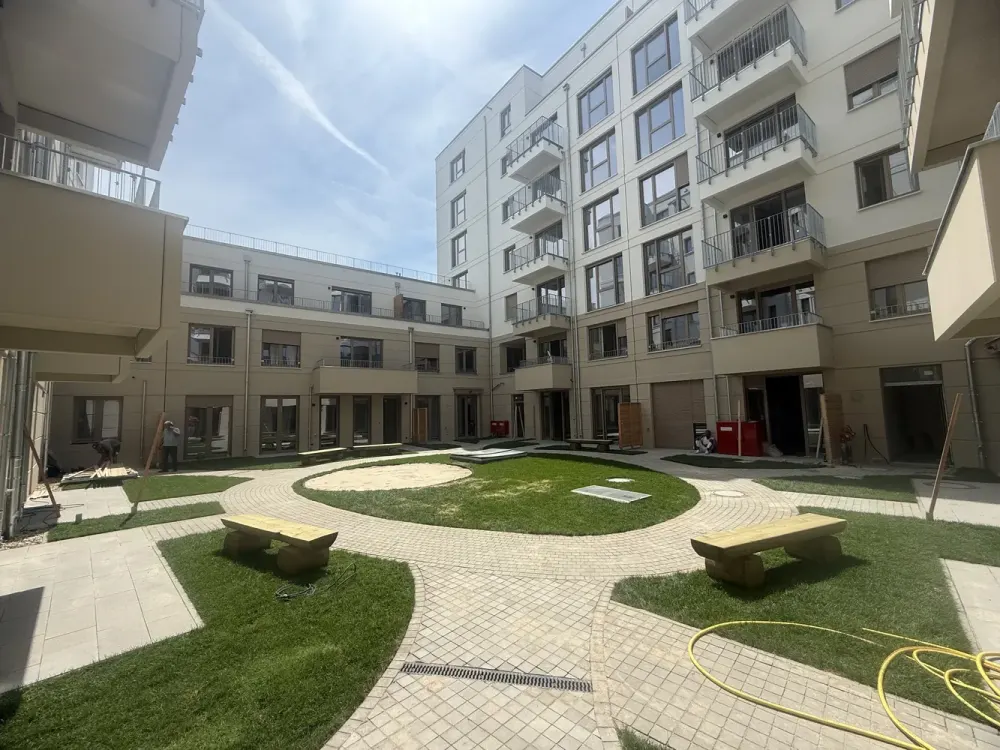 Stilvolle 2-Zimmer-Neubauwohnung mit hochwertiger Einbauküche, Balkon und Fußbodenheizung