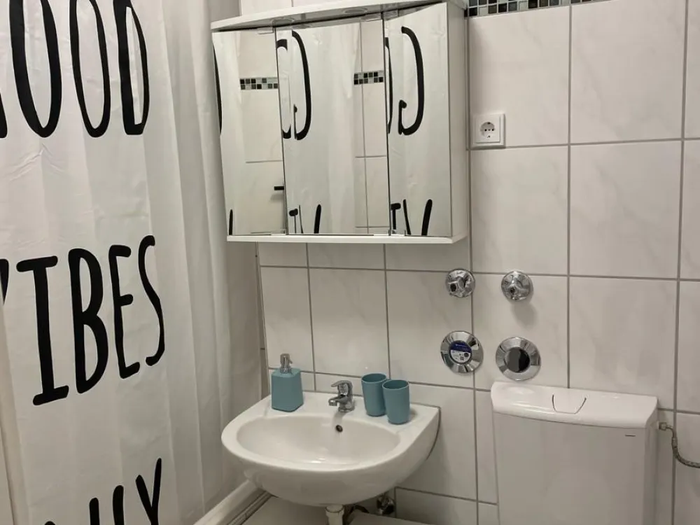 möbliert Apartment mit EBK + Balkon, ab 01.10.26 mögl.