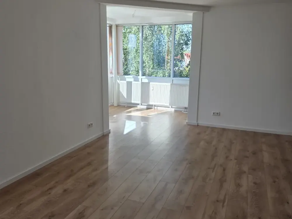 //3-Zimmer*Wintergarten*EBK*SP/