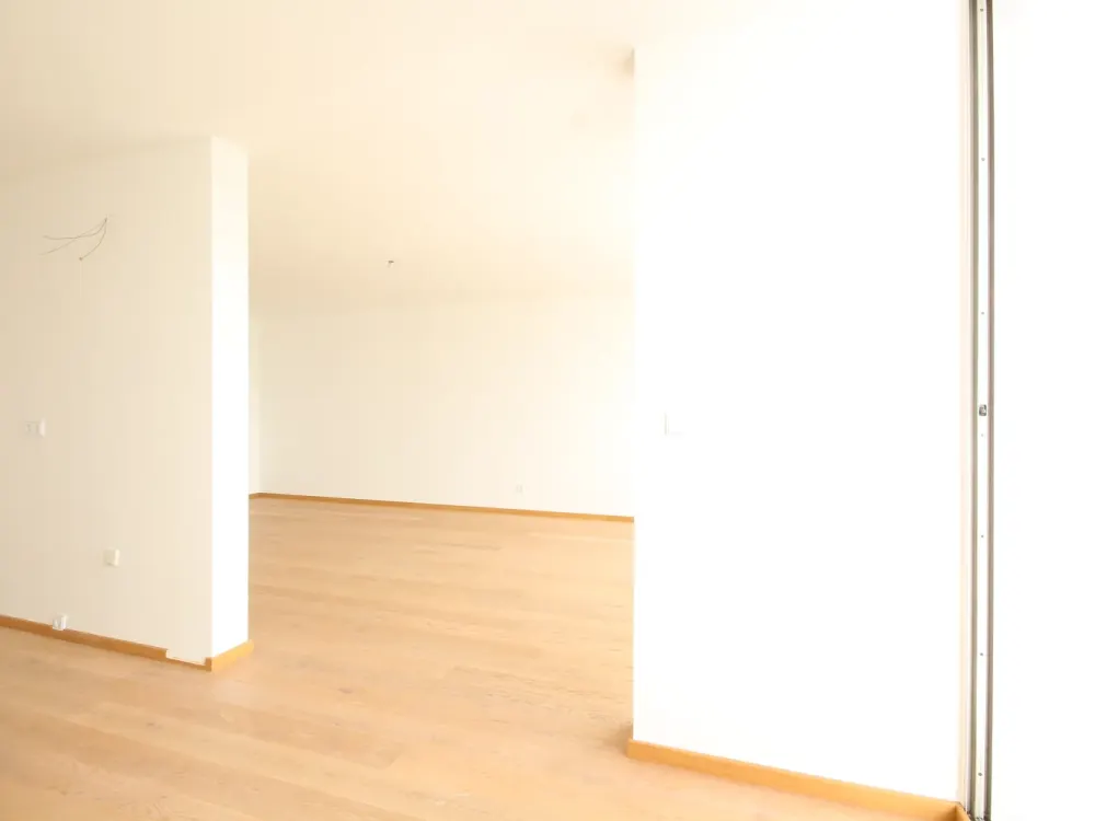 Lichtdurchflutete Wohnung mit 4 Balkonen in ruhiger Grünlage in Bogenhausen!