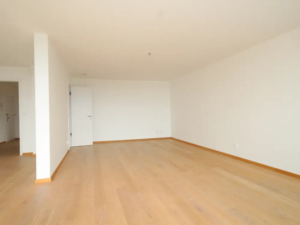 Lichtdurchflutete Wohnung mit 4 Balkonen in ruhiger Grünlage in Bogenhausen!