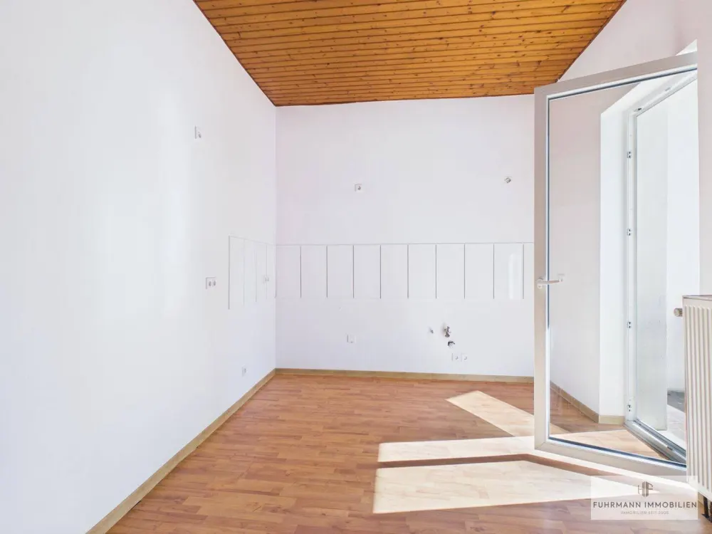 Lichtdurchflutete 4 ZKB Wohnung mit Loggia in gepflegtem Dreifamilienhaus in Saarbrücken-Malstatt