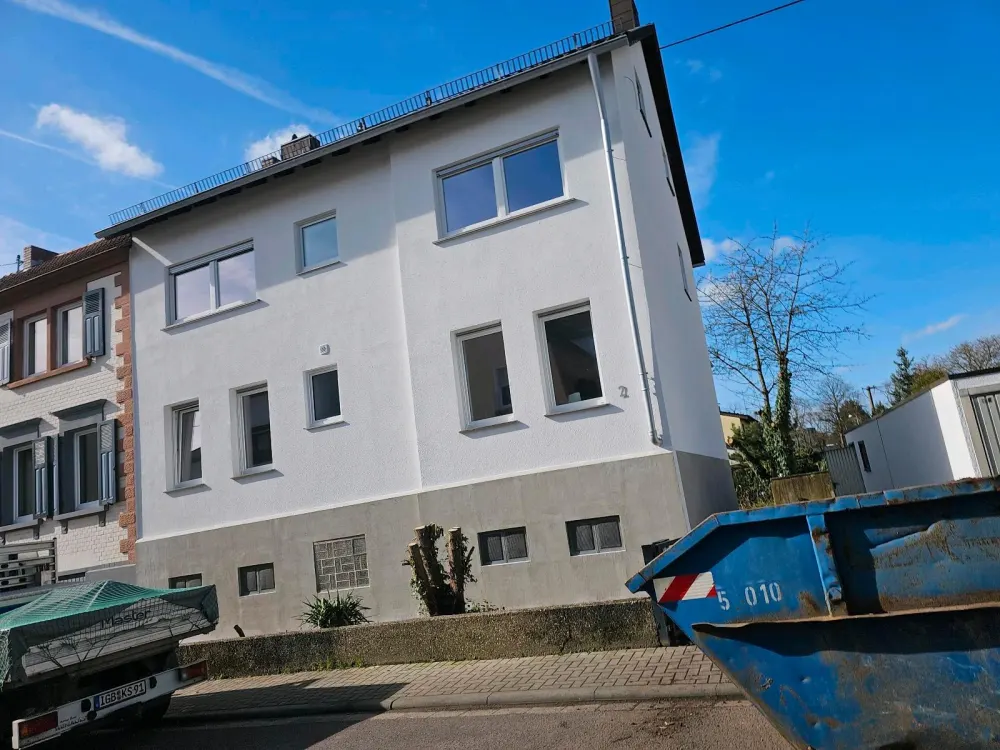 Bright, Newly Renovated Apartment in Güdingen