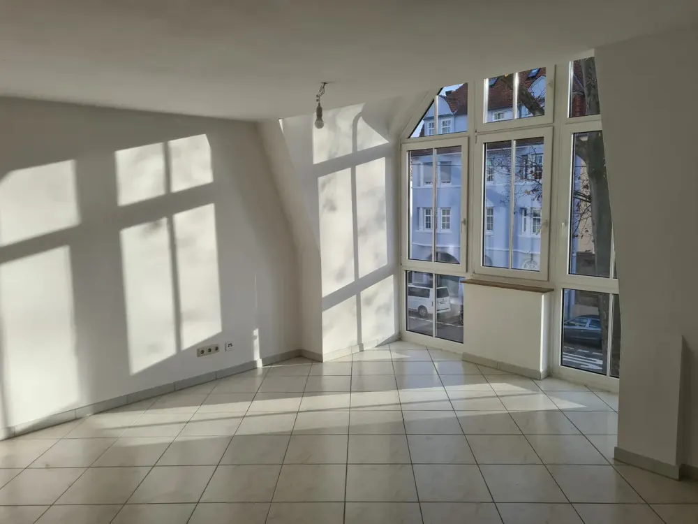 Schöne und helle 2,5 Zweizimmer Wohnung im Zentrum von Ludwigsburg.