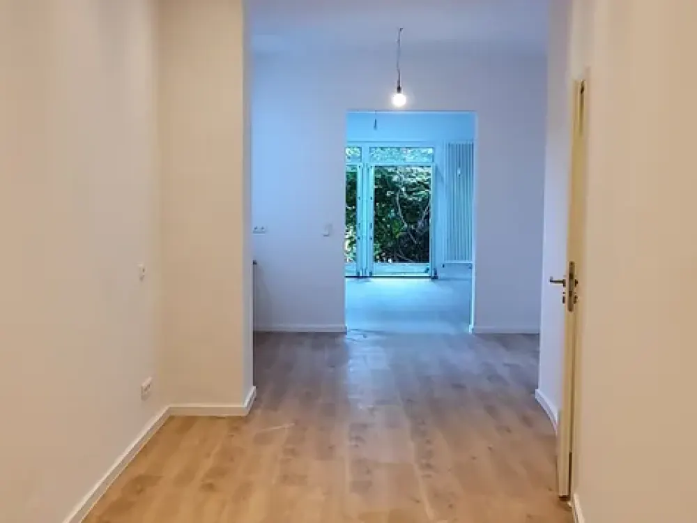 Beautiful Old Building Apartment 2.5 Rooms with Terrace in Düsseldorf
