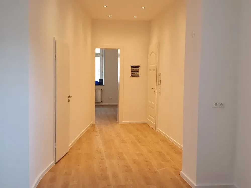 Beautiful Old Building Apartment 2.5 Rooms with Terrace in Düsseldorf