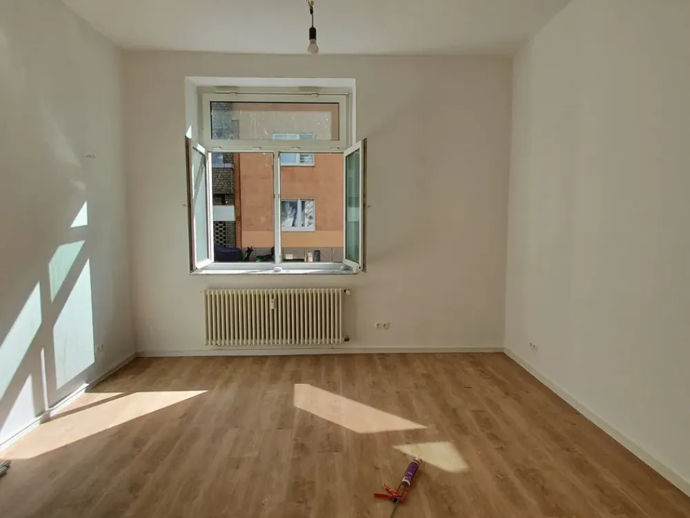 Beautiful Old Building Apartment 2.5 Rooms with Terrace in Düsseldorf