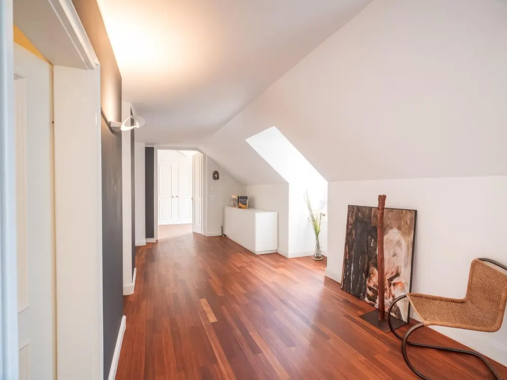 Dachgeschosswohnung in Solln: großzügig und stilvoll