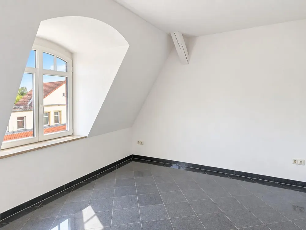 Villa Balustrada Wassergrundstück DG-WE an der weißen Elster, 2xBad, Granit, Einbauspiegel, Klima