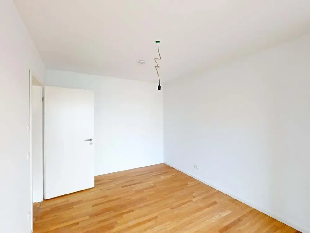 2-Zimmer-Wohnung mit Balkon im 2. Stock in Frankfurt am Main
