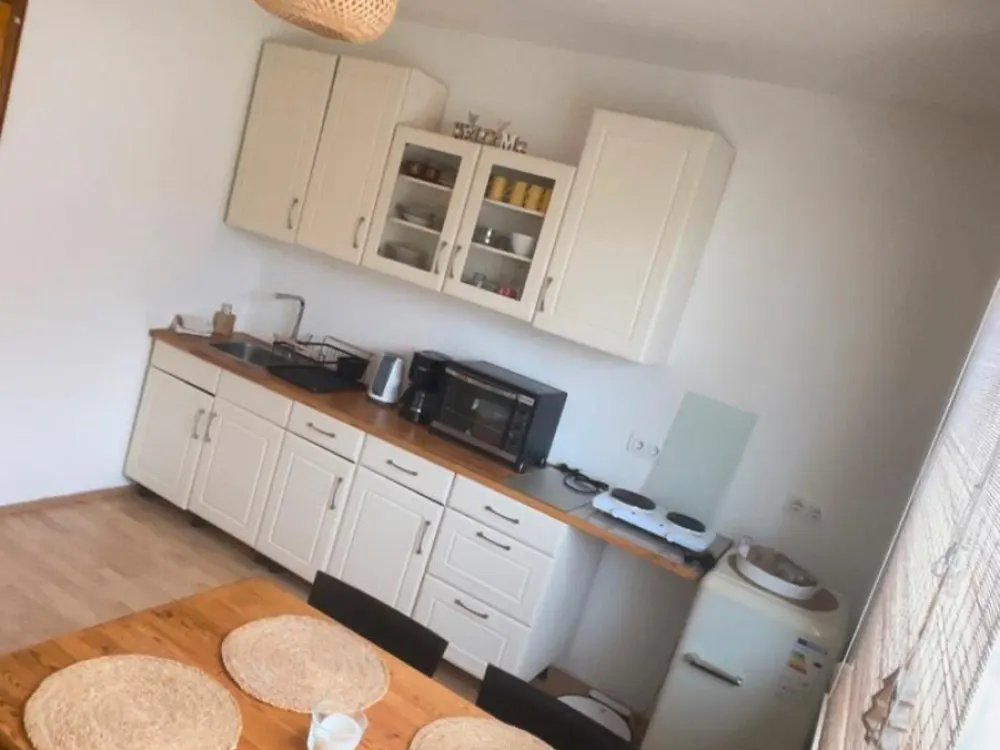 40qm Appartement/1 Zimmer mit Bad und Wohnküche/bis31.07.2027frei