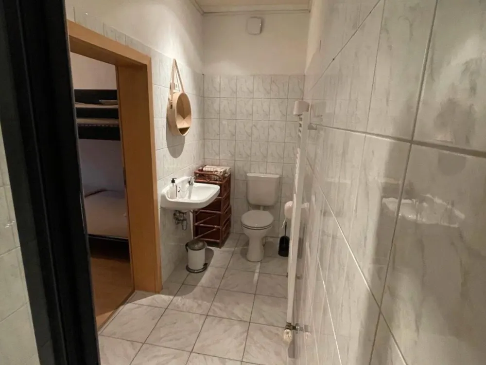 40qm Appartement/1 Zimmer mit Bad und Wohnküche/bis31.07.2027frei