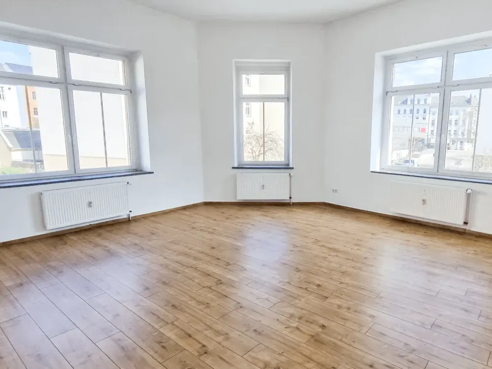 1 Month Rent-Free! First Occupancy After Modernization!
