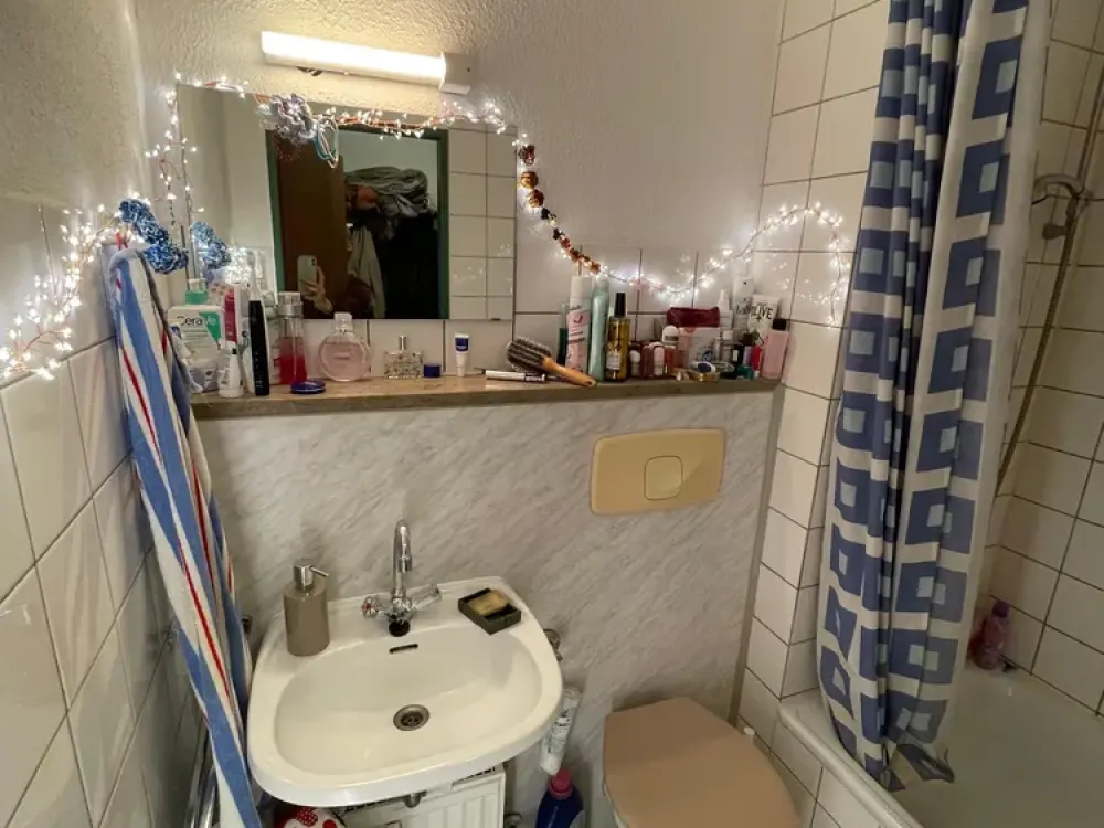 Möbliertes 1-Zi-Apartment in zentraler und doch ruhiger Lage
