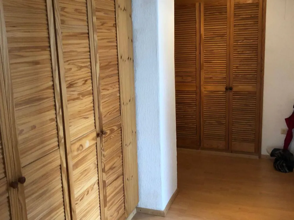 Schöne Wohnung 2 Zimmer, Küche, Bad, 66 Qm