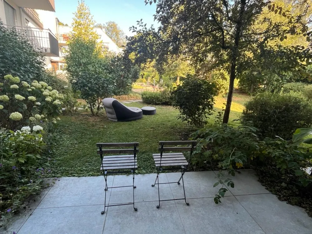 Vollmöblierte, helle 1-Zimmer-Wohnung mit Garten in Harlaching