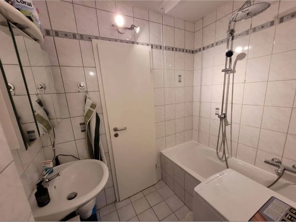 Ab 01.12. helle 2-Zimmer Wohnung, KM €670, nah an der Altstadt und Wöhrder Wiese