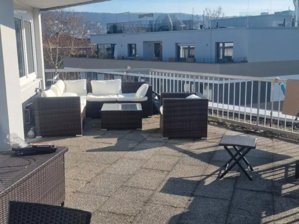 Dachterrasse über Stuttgart: 1,5 Zi DG, Mitte, Möbel geschenkt