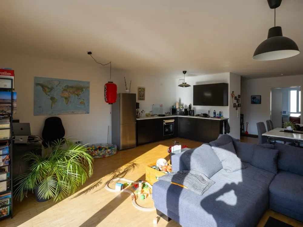 Moderne, lichtdurchflutete Neubauwohnung in der Innenstadt - Ost
