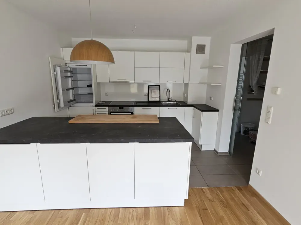 Like-new 3-room apartment with balcony and fitted kitchen in Nürnberg